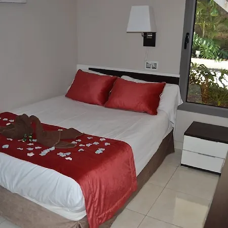 De Amadores Resort